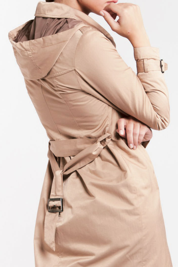 Фото товара 8230, бежевый плащ с поясом