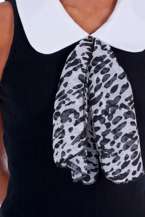 Фото товара 2858, трикотажное платье с белым воротником и шифоновым галстуком