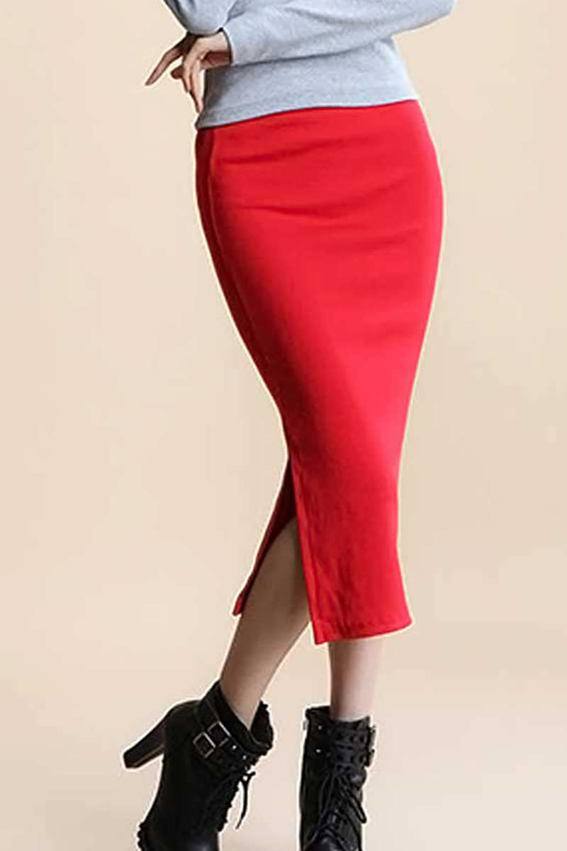 Фото товара 8790, длинная трикотажная юбка красная