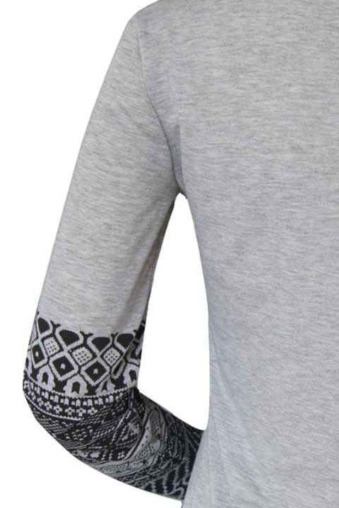 Фото товара 8826, лонгслив с принтом на рукавах 