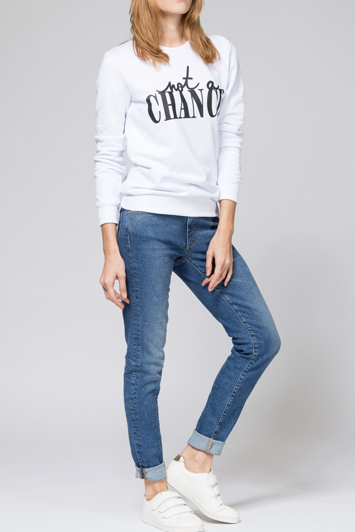 Фото товара 9520, белая толстовка с надписью chance