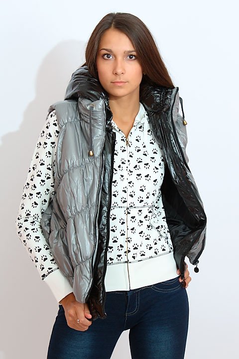 Фото товара 4181, жилет с капюшоном женский