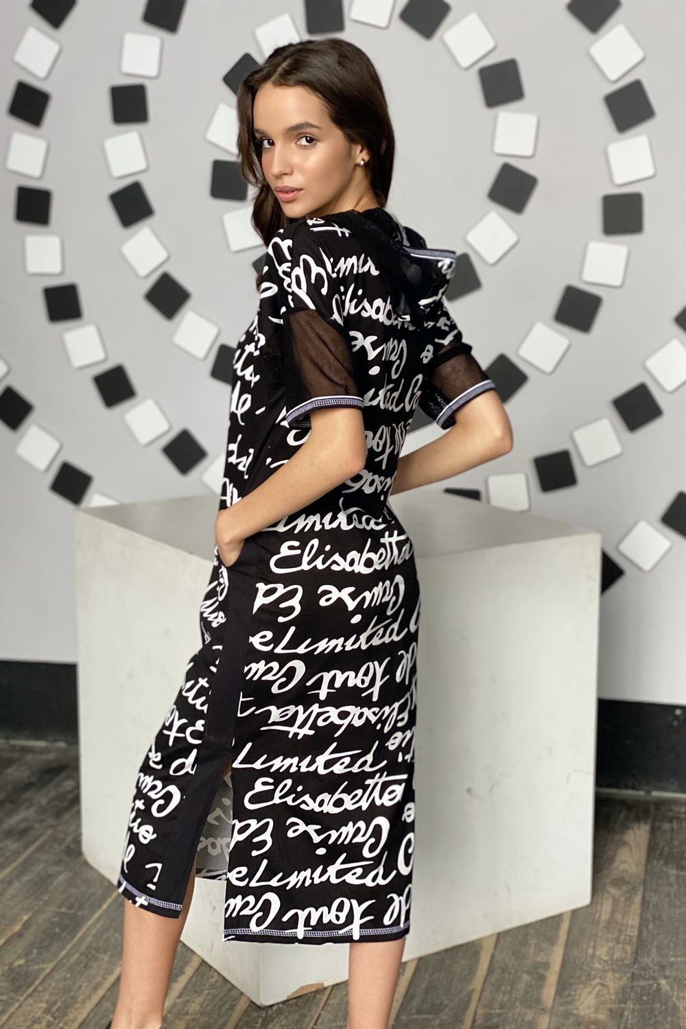 Фото товара 20967, черное платье с капюшоном