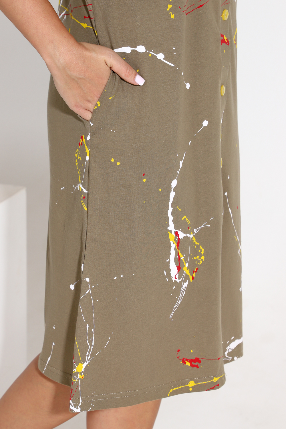 Фото товара 22700, легкий красивый халат на пуговицах