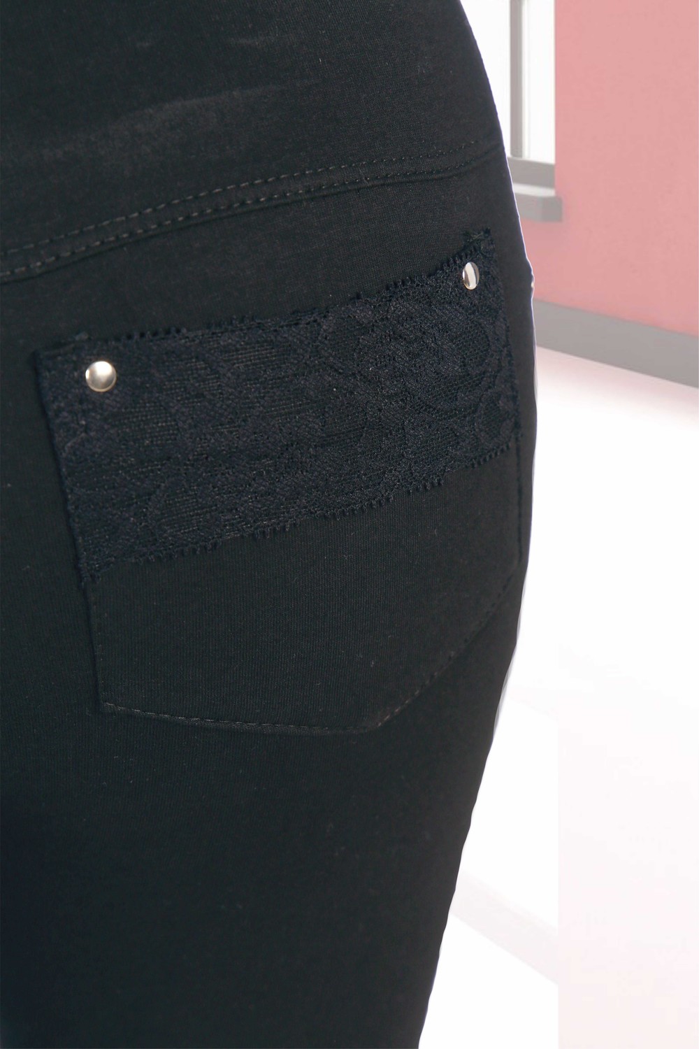 Фото товара 15640, черные легинсы с карманами