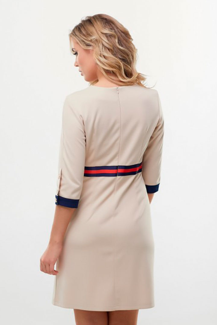 Фото товара 18757, бежевое платье с поясом