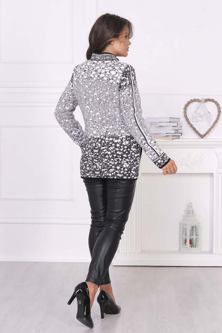 Фото товара 18949, вязаный жакет на молнии