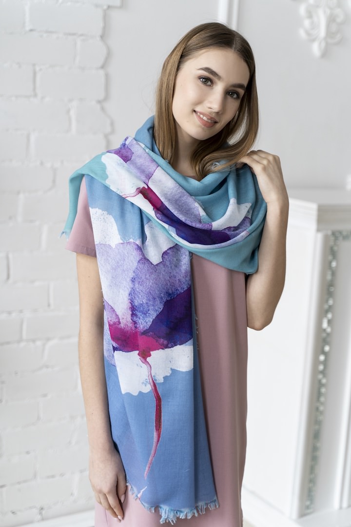 Фото товара 19016, палантин синий