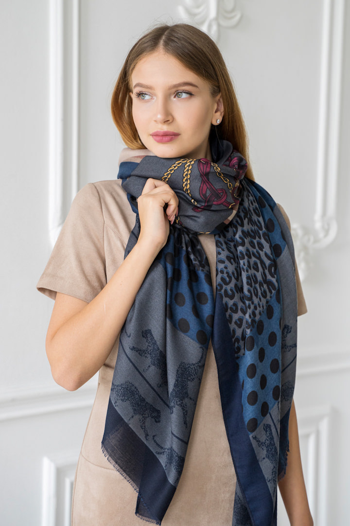 Фото товара 19046, палантин темно-синий