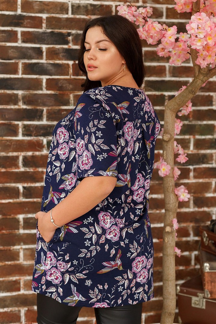 Фото товара 19530, темно-синяя рубашка с розовыми розами