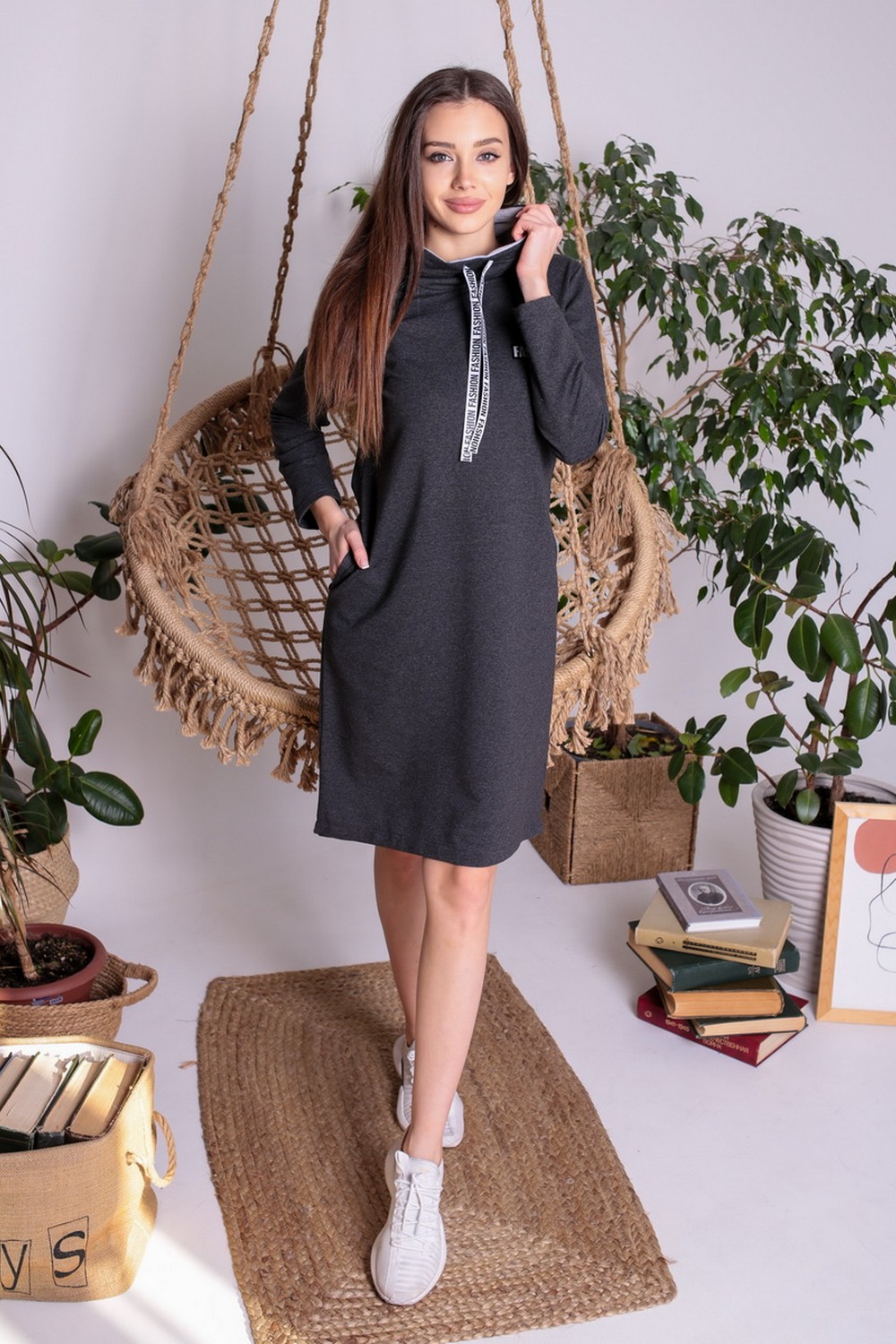 Фото товара 20777, черное спортивное платье